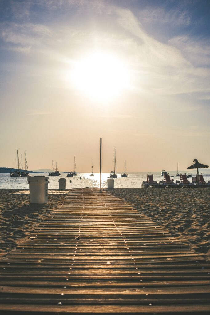 playa de palmanova al atardecer