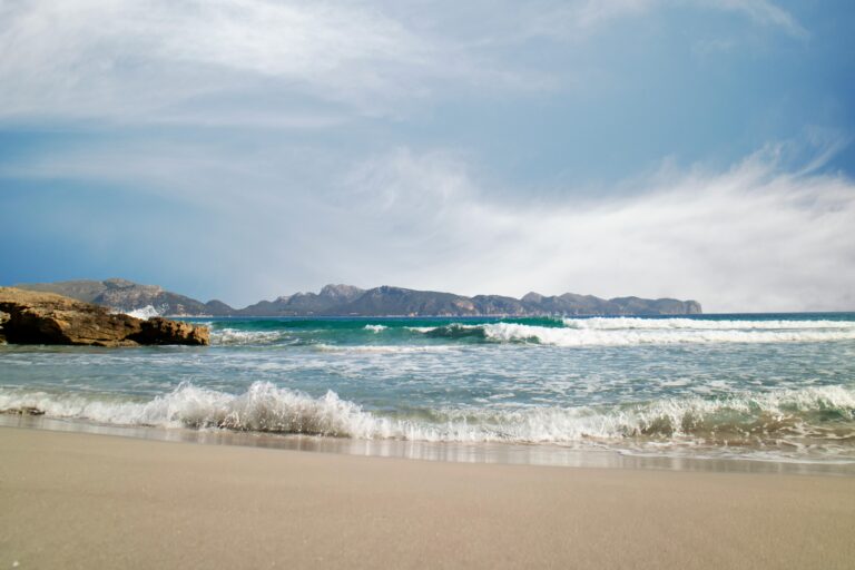 playa de cala mesquida mallorca