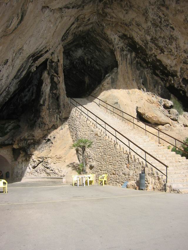 caves of Arta