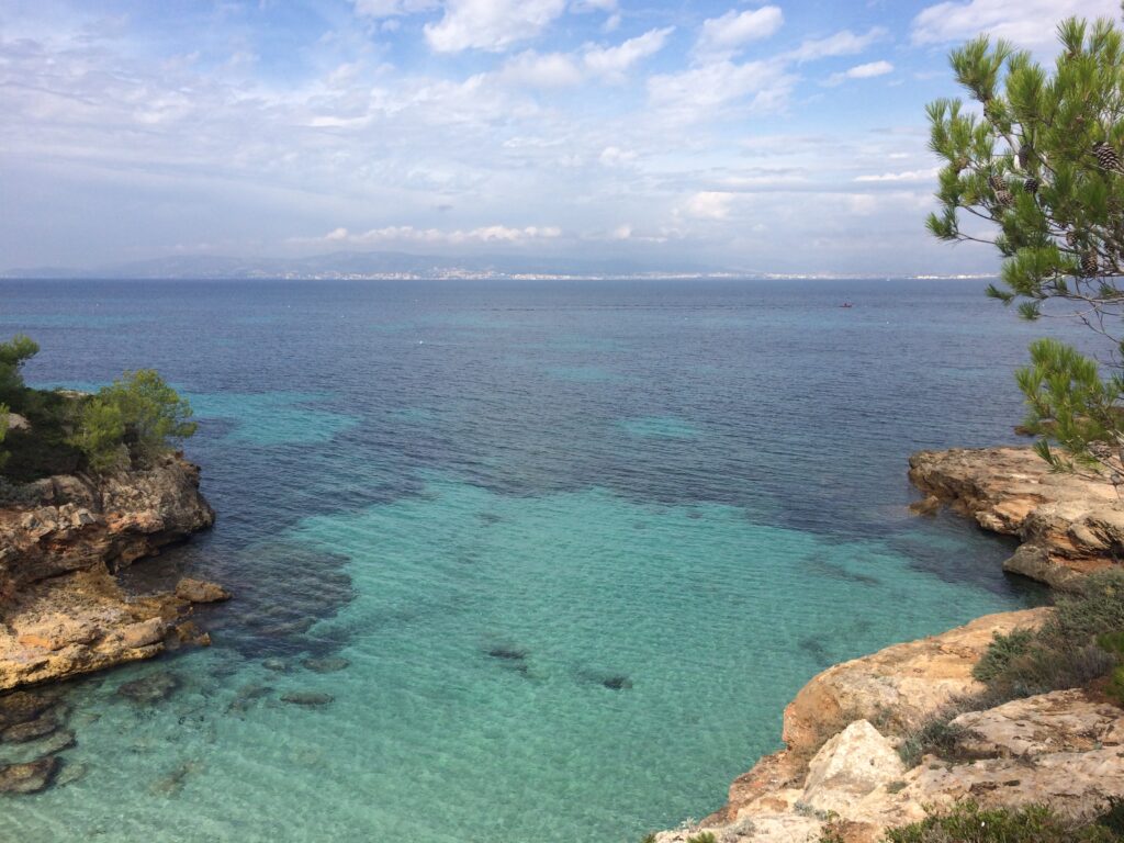 cala blava mallorca panoramica