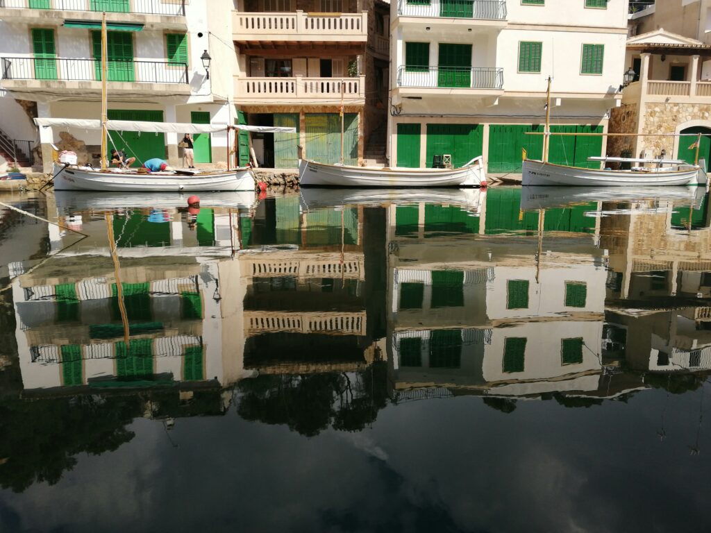 reflection cala figuera