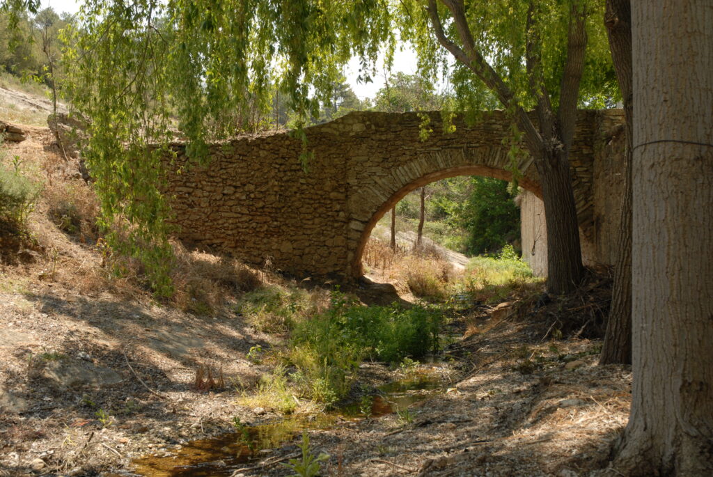 bridge in tastavins