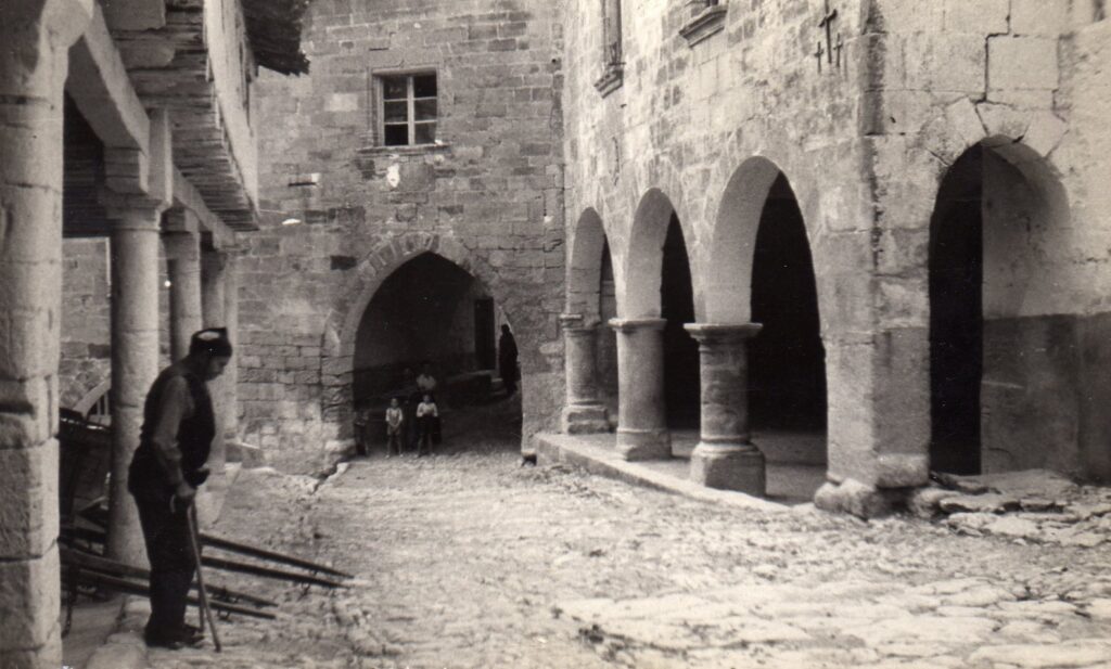 monroyo history