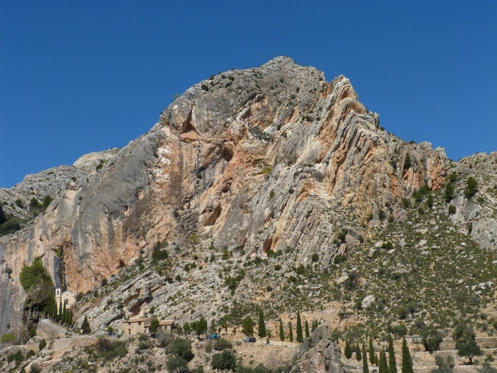 mountains in castellote