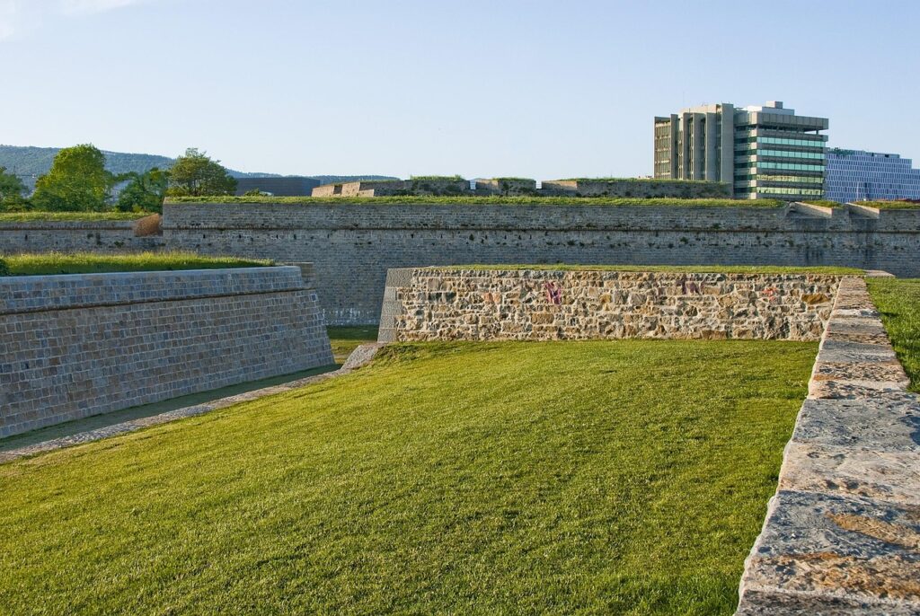 ciudadela de pamplona por la mañana