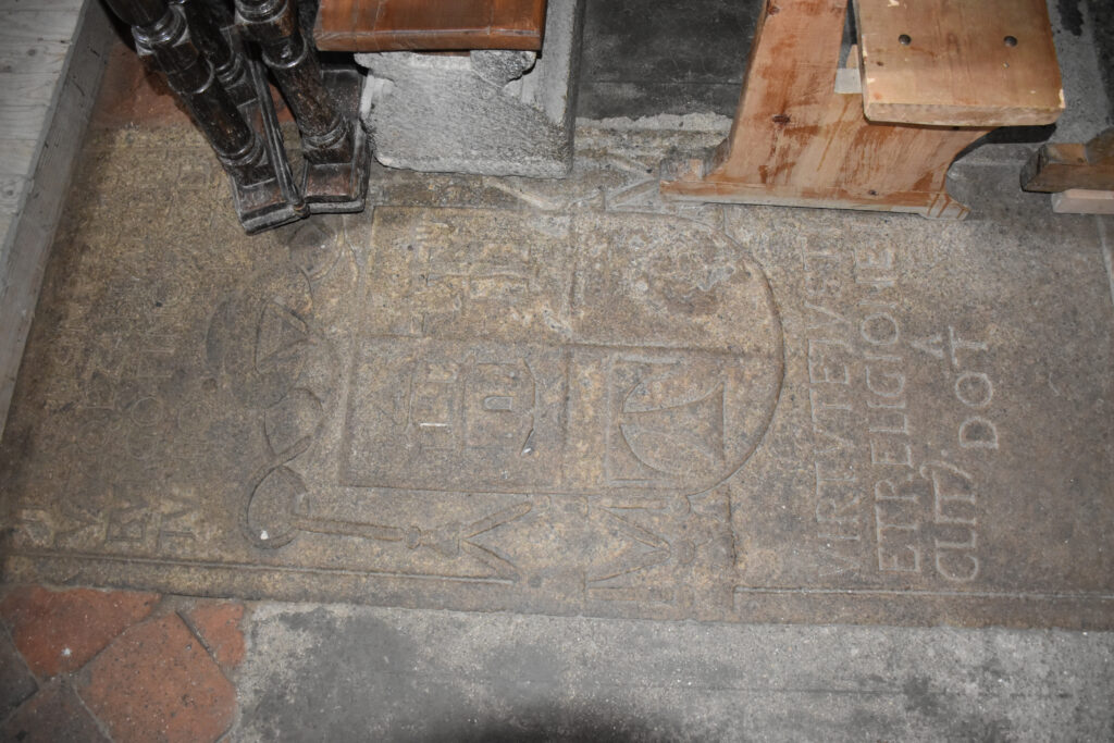 coat of arms in the abbey of Burgohondo