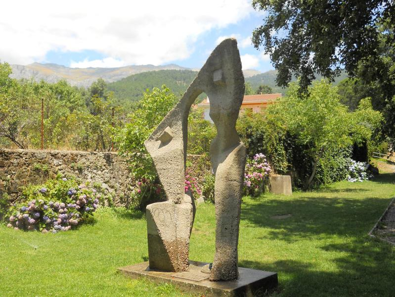 Monumento Conmemorativo del 350 aniversario de la independencia de Piedralaves