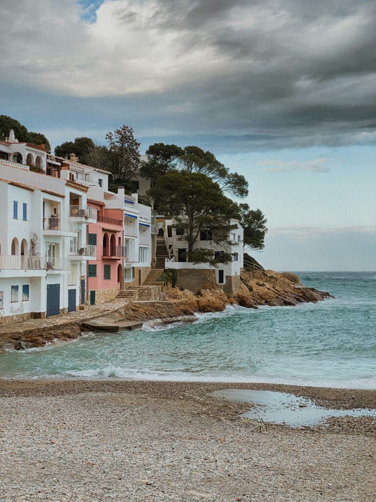 gravel beach sa tuna girona