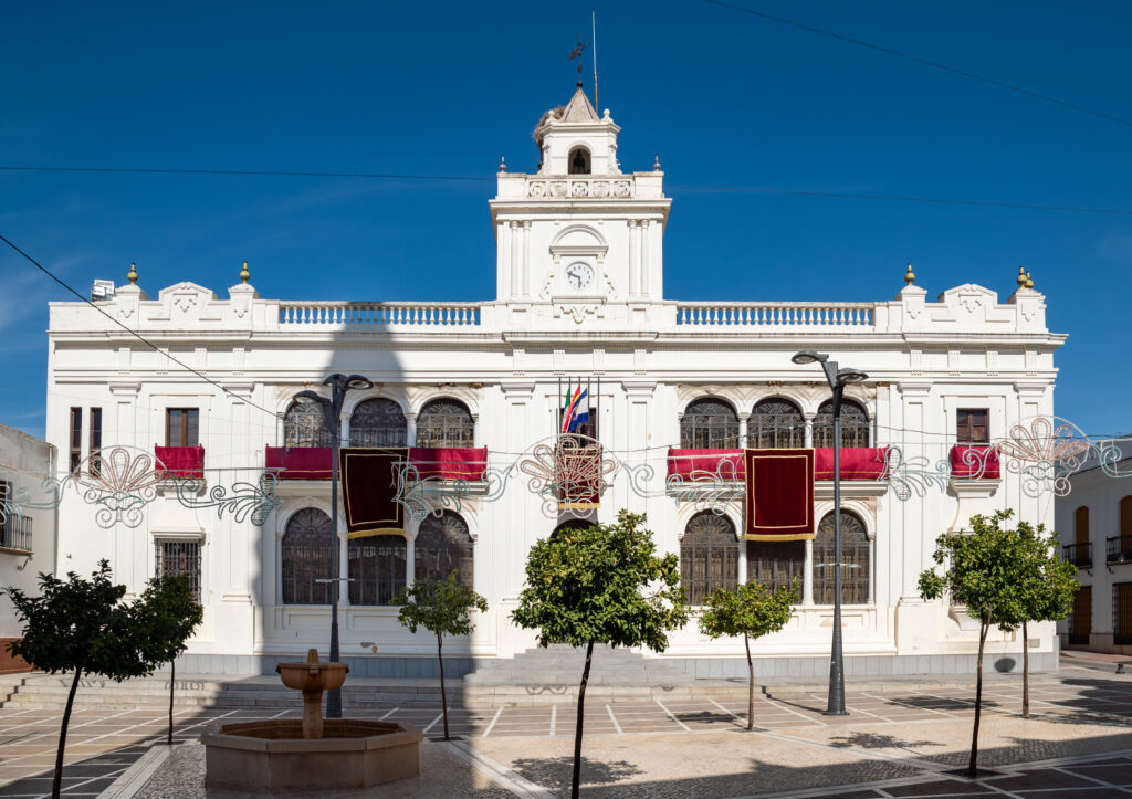 Rociana del Condado Town Hall