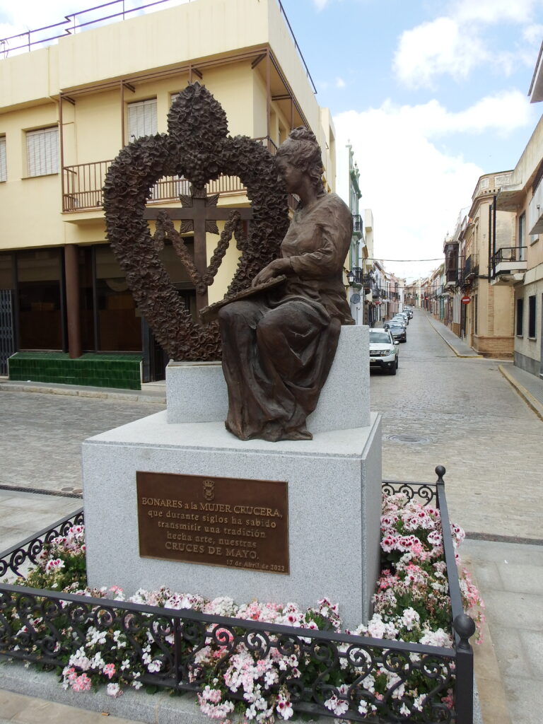 statue in Bonares