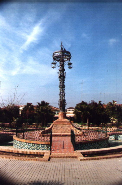 street lamp in the plaza del llano