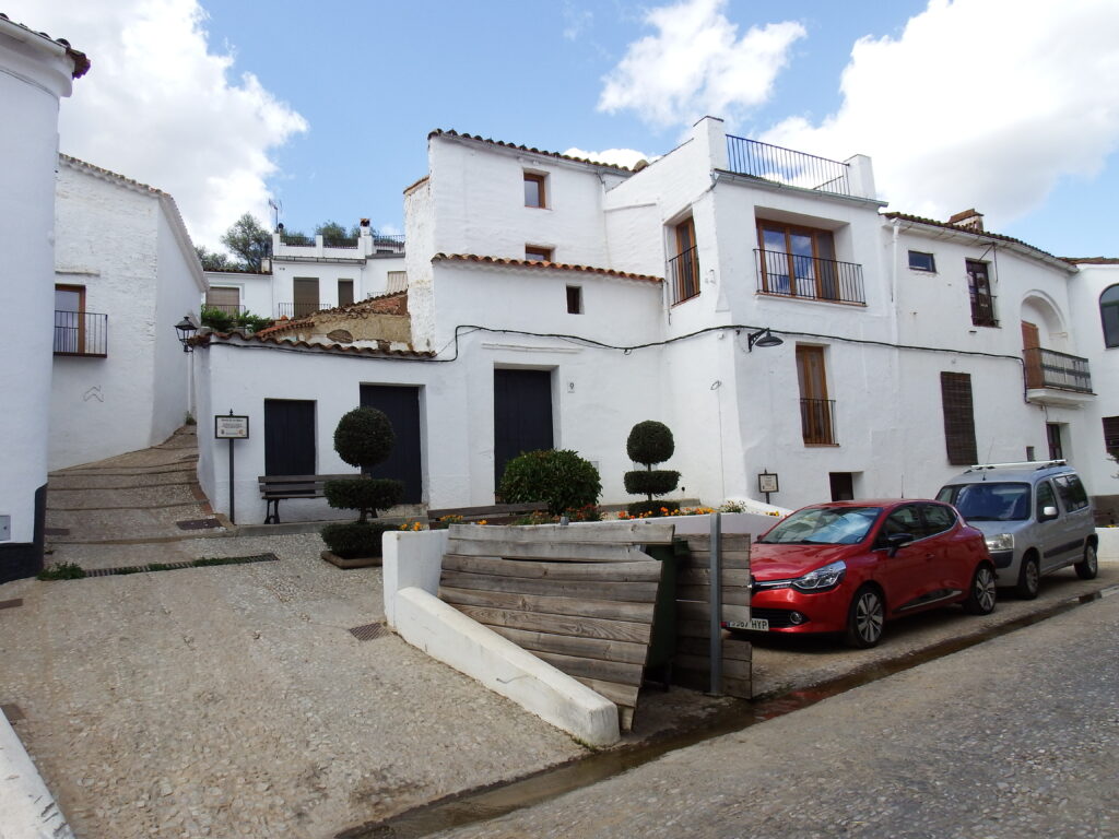 white houses in Galaroza