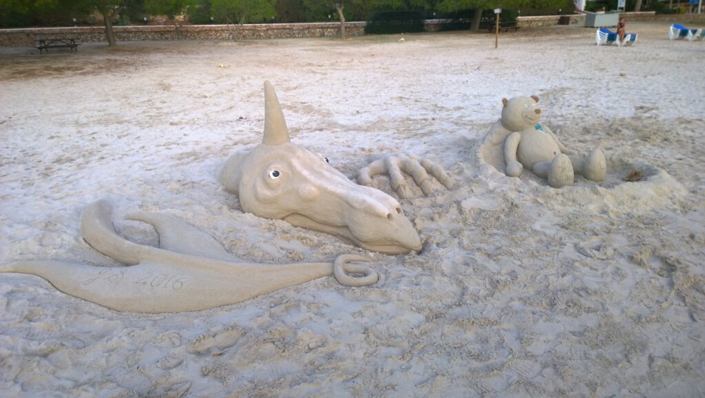 sand art in Cala Galdana