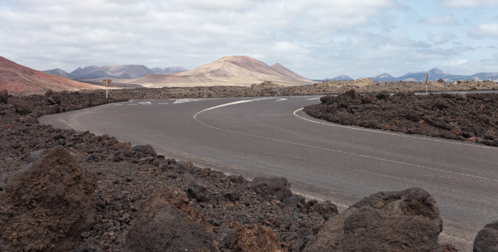 carretera en los hervideros