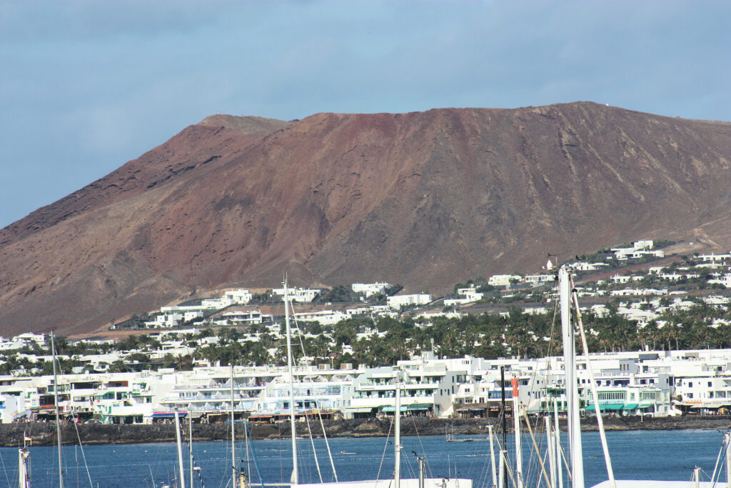 montaña roja en lanzarote