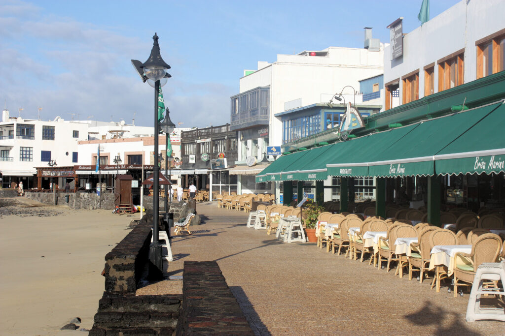 restaurantes en el paseo maritimo playa blanca