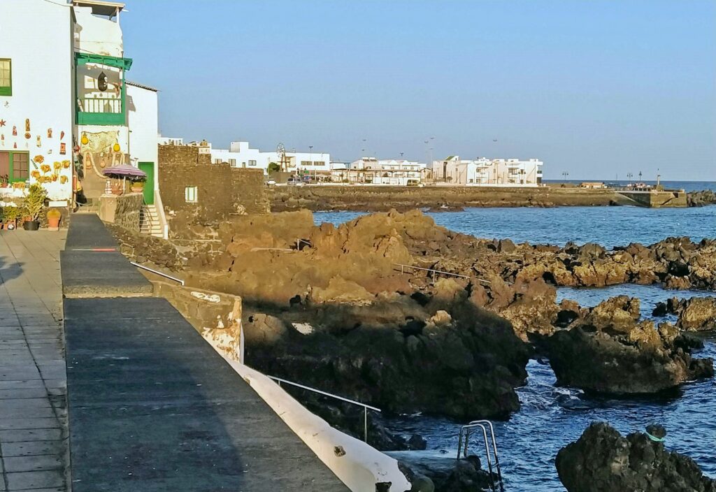 paseo maritimo punta mujeres