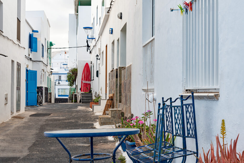 calle en punta mujeres