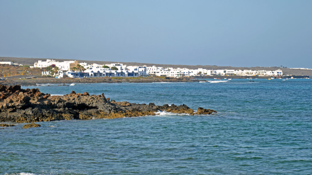 punta mujeres cerca de los charcones