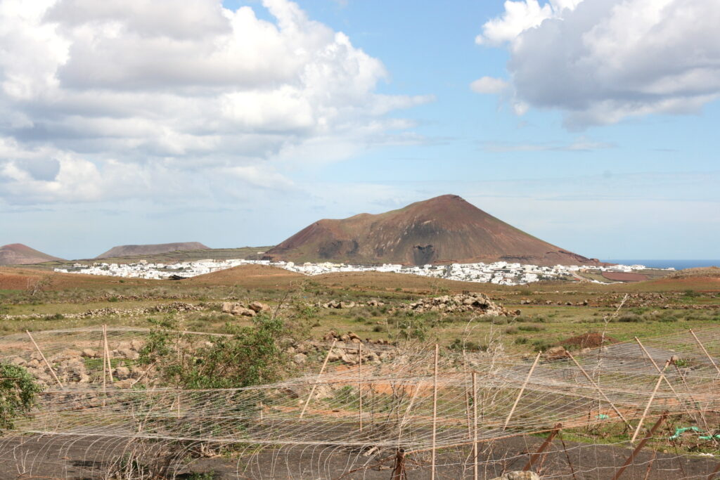 vista lejana de la montaña de tahiche