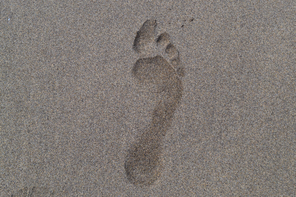 huella en la caleta del mero