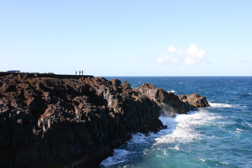 camino en los hervideros