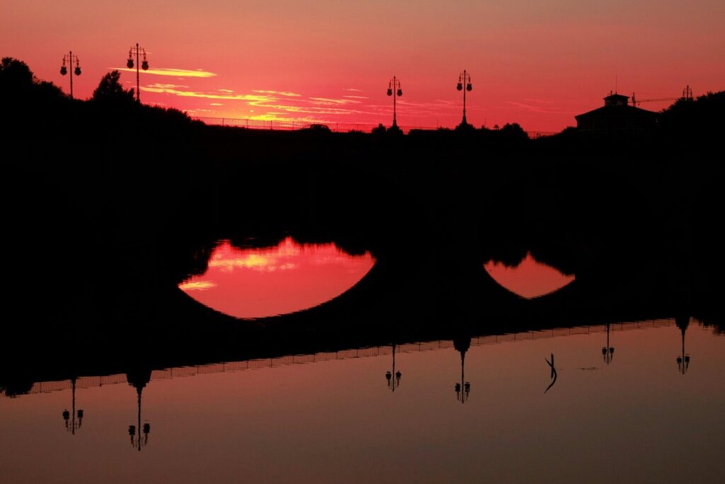 atardece en el puente de logroño