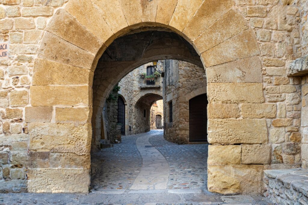 arco de piedra en pals