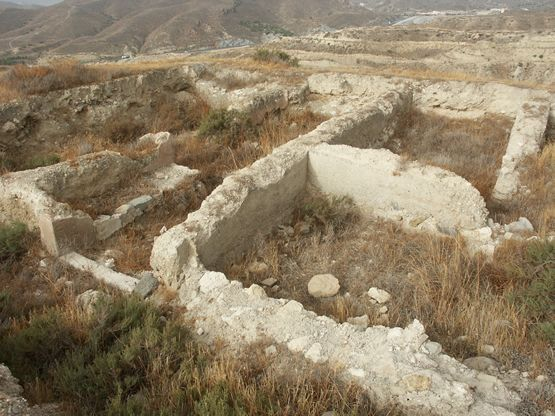 restos del aljibe en el castillo de albox